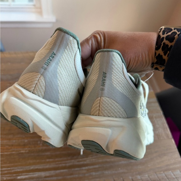 Hoka Arahi 8 men’s Truffle Salt / Oyster Mushroom - Picture 6 of 11